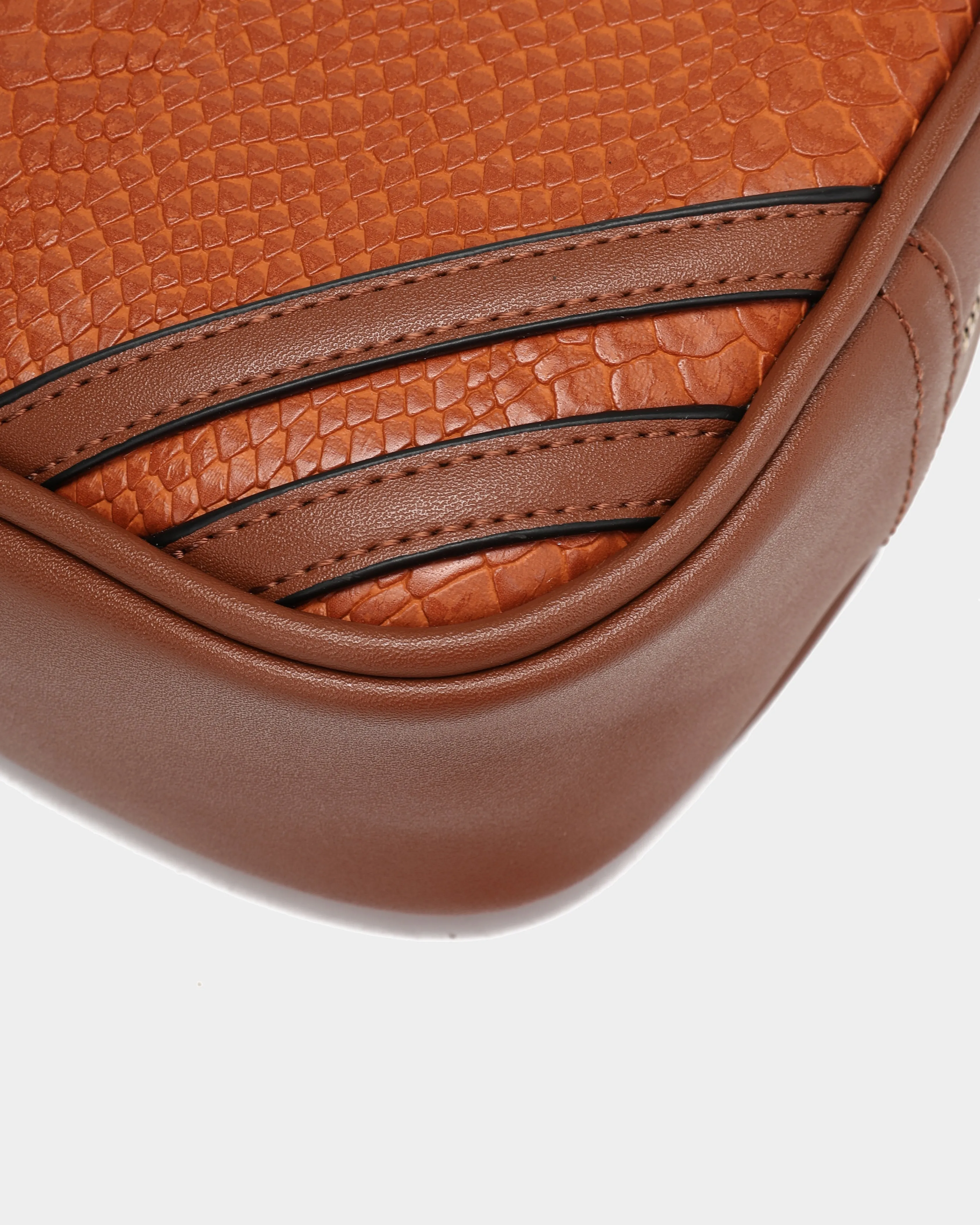 Apollo 1 Toiletry Bag in Caramel