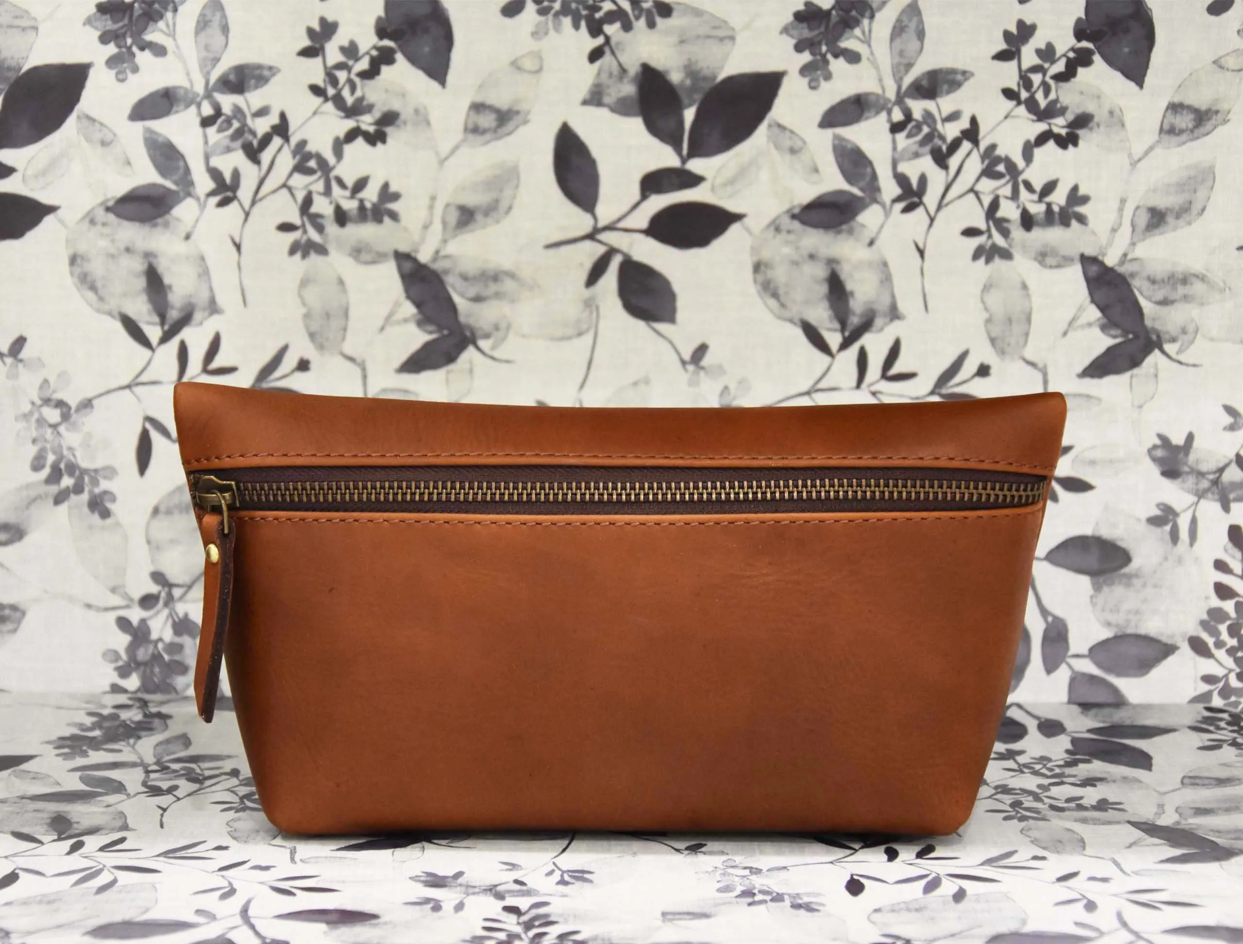 Belleza Leather Makeup Bag - Saddle