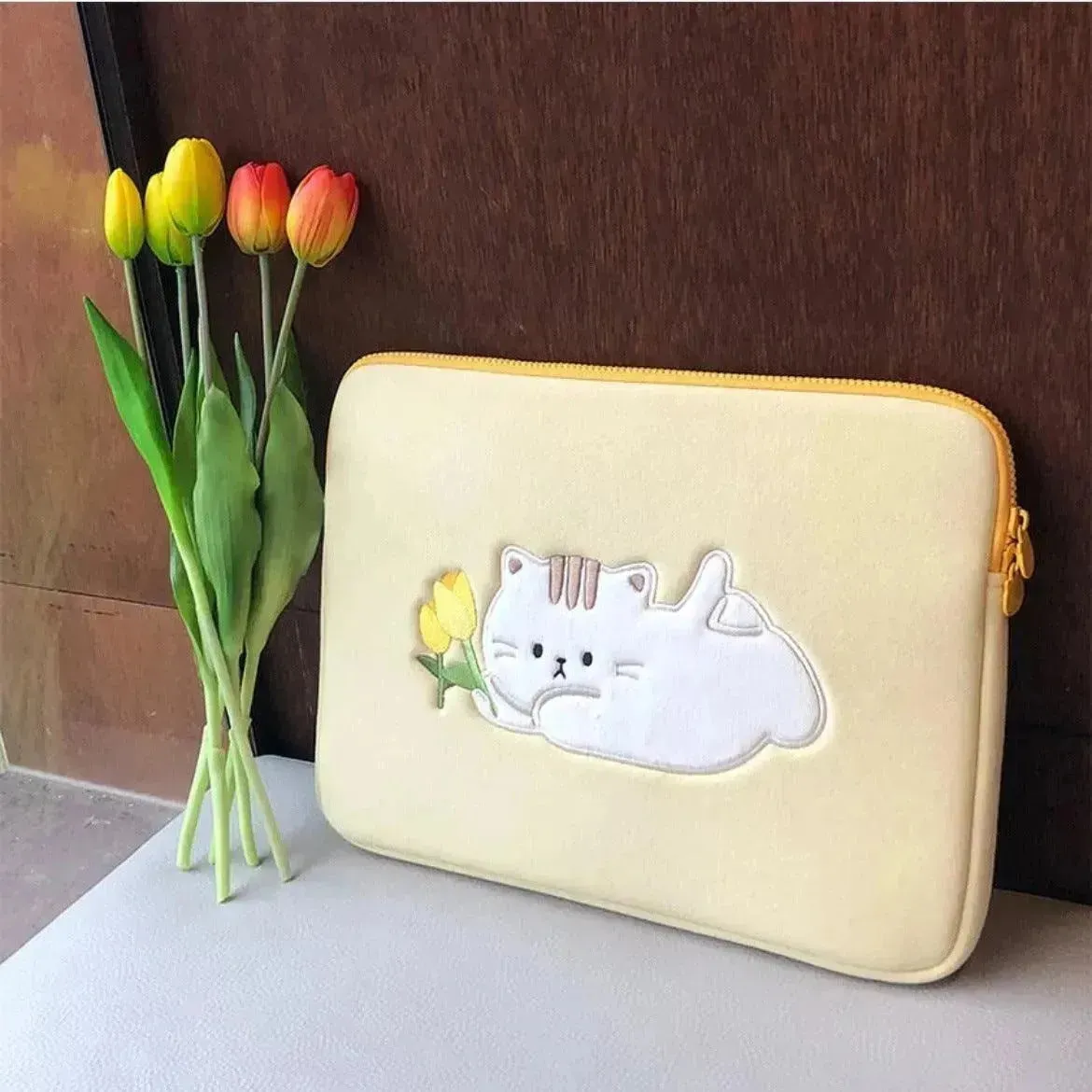 Cute Tulip Kitten Laptop & Tablet Storage Bag