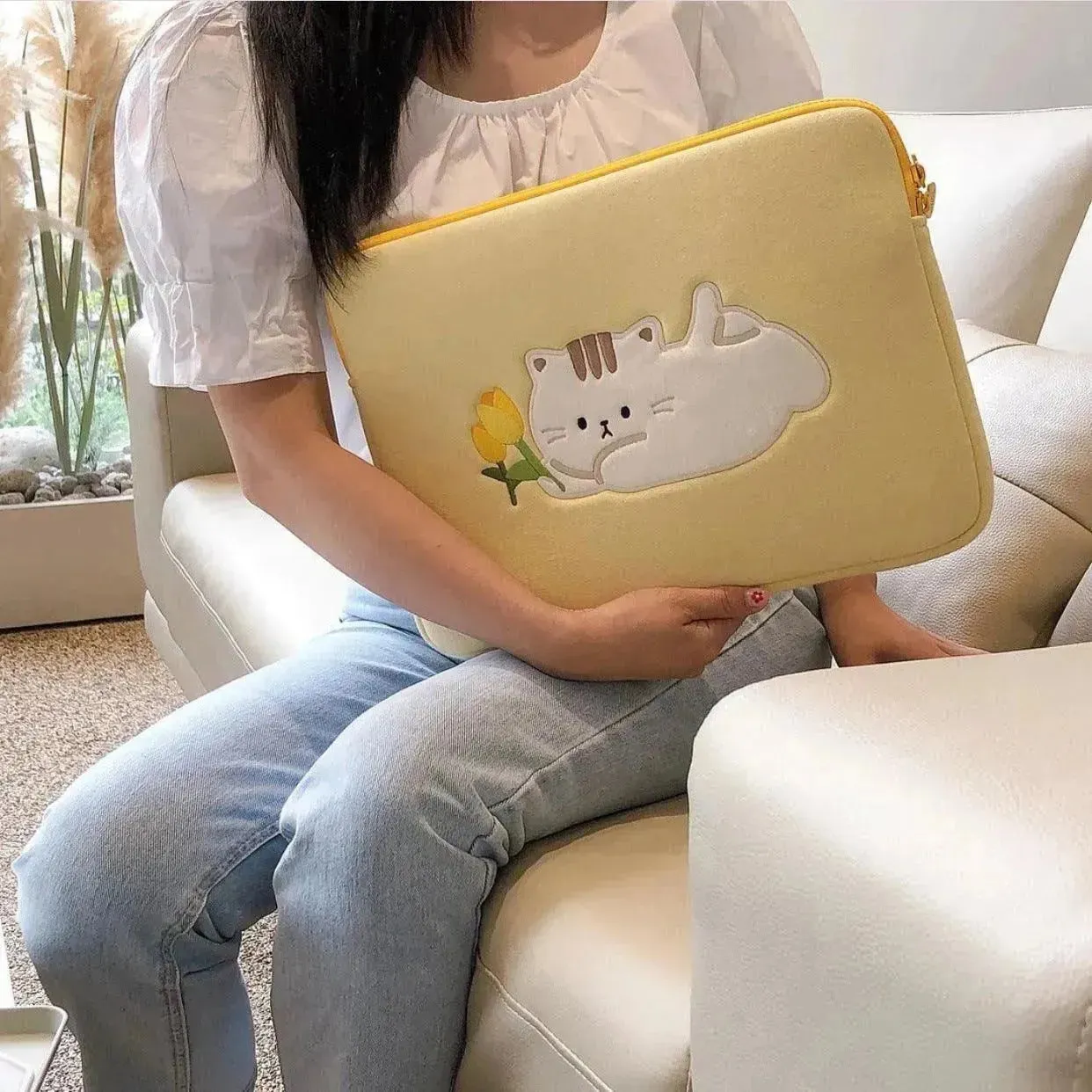 Cute Tulip Kitten Laptop & Tablet Storage Bag