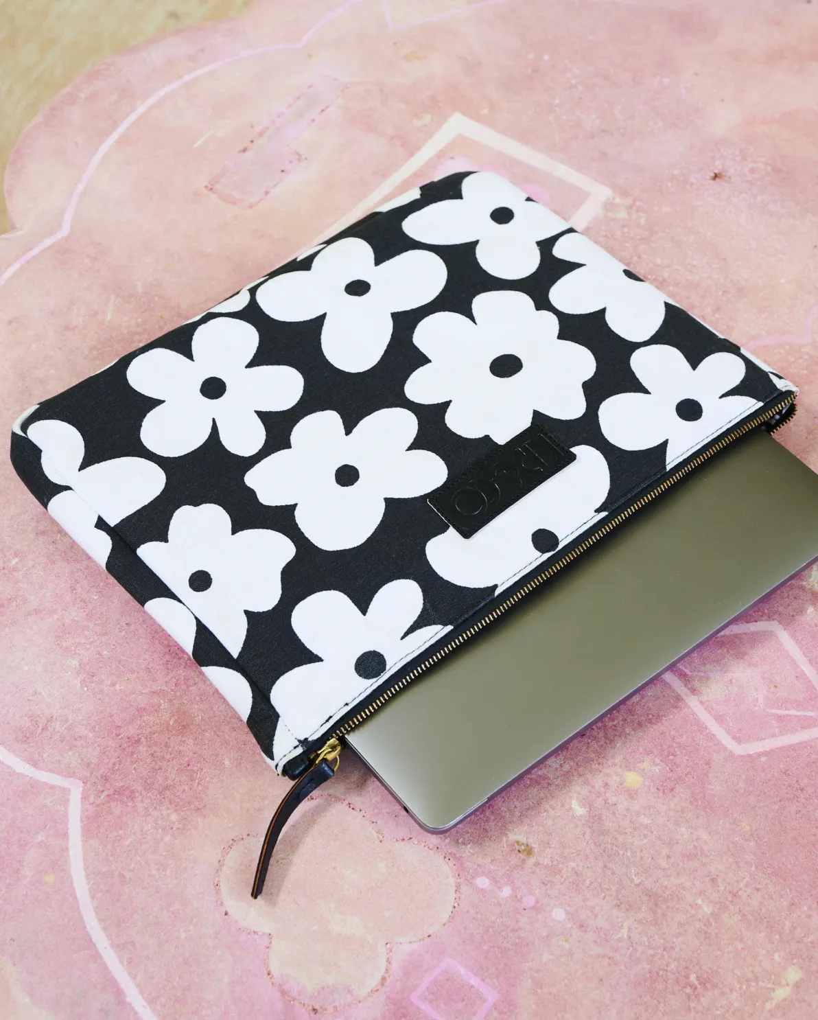 Kip & Co Flower Face Laptop Case