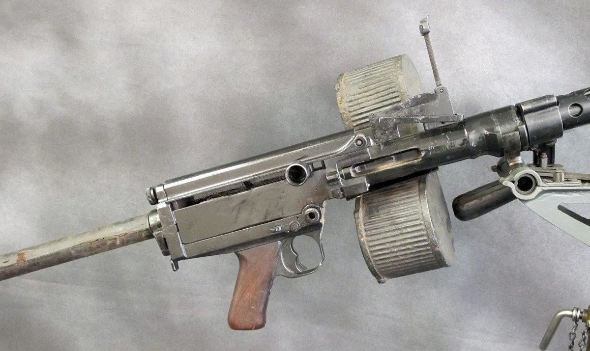 MG 13 Display Gun with Anti-Aircraft Mount & Rare Double Trommel Magazine