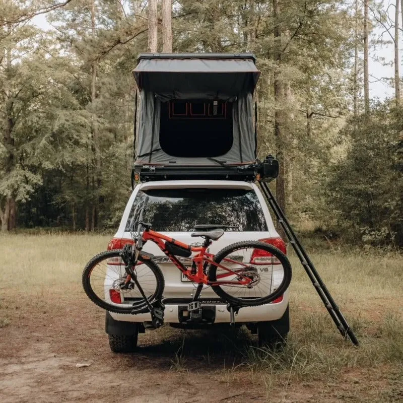 Outdoorsman XL -Aluminum Clam Shell Roof Top Tent