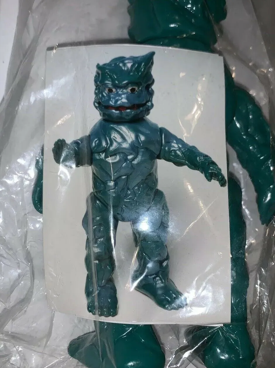 Vintage Ultraman Keronia Bear Model Sofubi Vampire Plant Monster Kaiju 1966 Green Blank Unpainted Soft Vinyl Figure